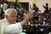 Papa Benedikt XVI. pomolio se uz voodoo hram pun pitona