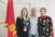 Pokretni praznik: Svečanost u ambasadi, galerije pored sene, boemi i prijatelji