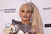 Lady GaGa: Skinula sa se gola pred Bennetom da ga zadivim