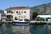 Kotor: Lučki kapetan pucao u pravnika, pa u sebe